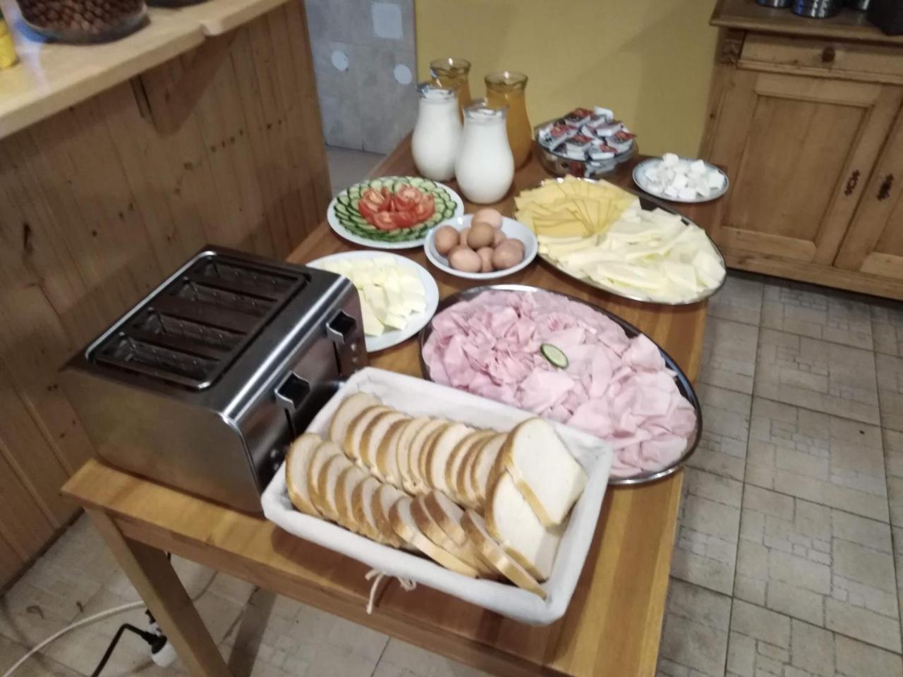 Penzion Snezenka Jiretin pod Bukovou Екстериор снимка